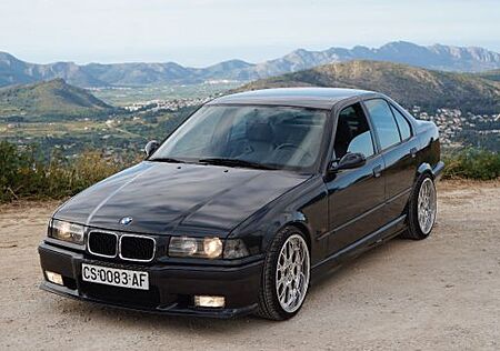 BMW 318iS Coupe