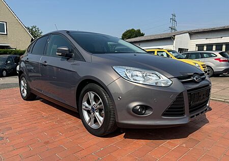 Ford Focus Lim. Champions Edition 1.Hand