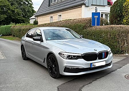 BMW 530i xDrive A - Privat mit wenig Kilometer