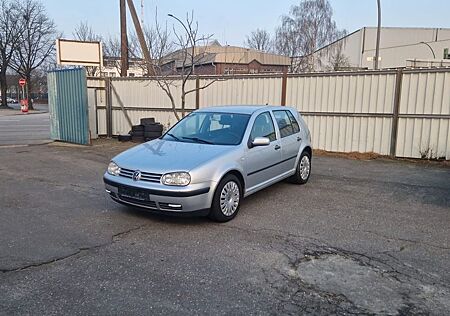 VW Golf Volkswagen 1.6 Comfortline - klima-