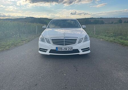 Mercedes-Benz E 220 BlueTEC BE Edition AVANTG. Autom. Edit...