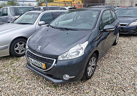 Peugeot 208 Active! Erst 90000km! Tüv neu!