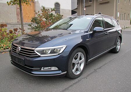 VW Passat Variant Volkswagen Highline 4Motion LED Navi Alu PDC