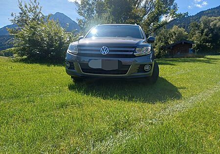 VW Tiguan Volkswagen 2.0 TDI SCR 4MO BMT LOUNGE Sport & St...