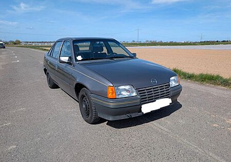 Opel Kadett E 1.6i Tiffany Automatik Stufenheck