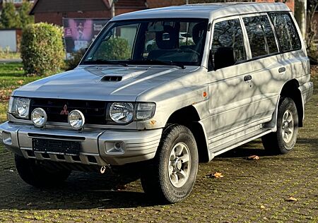 Mitsubishi Pajero 2,5 TD - 7sitzer