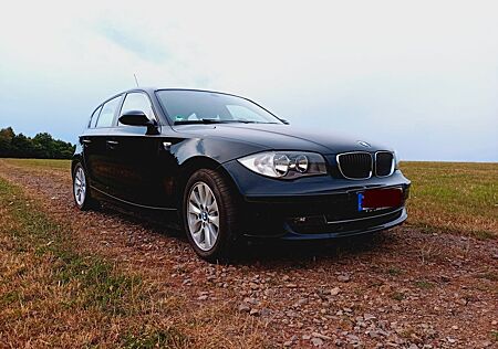 BMW 118i - TÜV neu, Navigation, Sitzheizung, 5 Türen