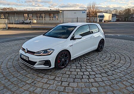 VW Golf Volkswagen 2.0 TSI GTI