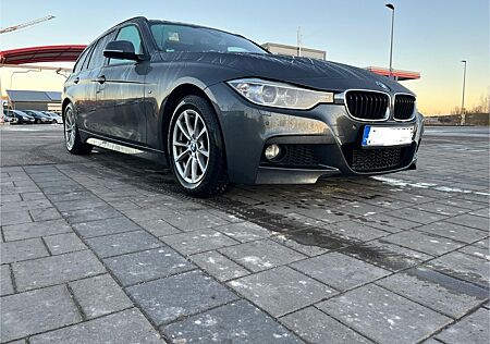 BMW 320d Touring / M-Sportpaket / Panorama / AHK