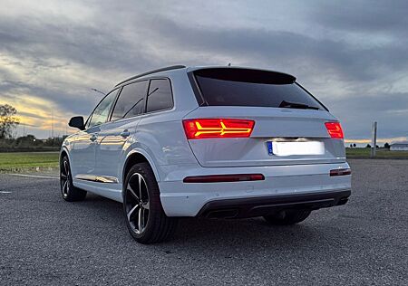 Audi Q7 3.0 TFSI quattro tiptronic - 7 Sitzer Bose
