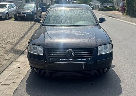 VW Passat Volkswagen Lim. Basis
