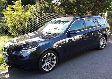 BMW 525i A touring -