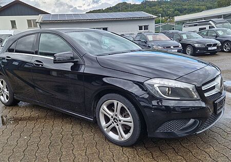 Mercedes-Benz A 200 BlueEfficiency*SHZ*AHK*PCD*RFK*Bi-Xenon*