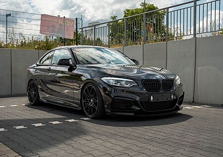 BMW 240 M240ixDrive 19Zoll Leder Akrapovic Navi H/Kardon