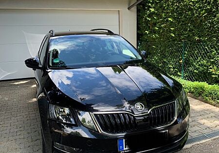 Skoda Octavia 1.6 TDI DSG Ambition Combi Ambition