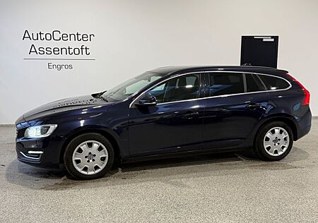 Volvo V60 D3 Momentum Xenon Navi Euro6 AHK