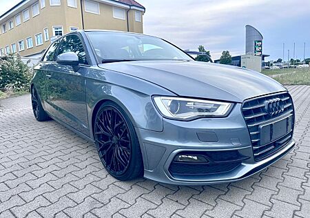 Audi A3 Ambition * Xenon * Panorama * ACC * Navi *