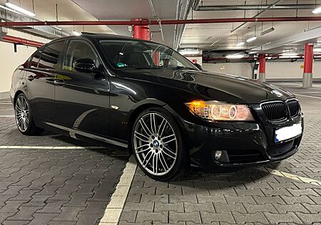 BMW 320d SPORTPAKET AUT.XENON~NAVI~SHZ~PDC~KLIMAA