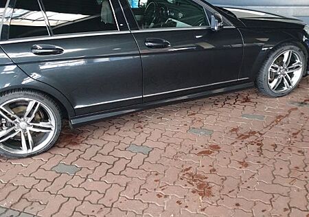 Mercedes-Benz C 180 T AMG Paket