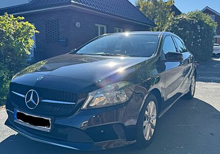 Mercedes-Benz A 180 gepflegt und wenig gelaufen