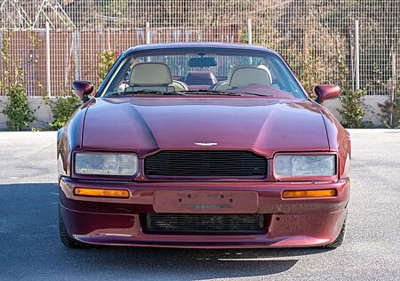 Aston Martin Virage Coupe V8