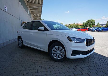 Skoda Fabia 1.0TSI Ambition Navi/MirrorLi SHZ LED Temp