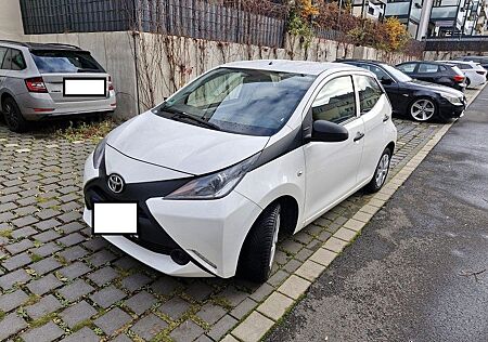 Toyota Aygo (X) Aygo (X) 1,0-l-VVT-i /1 Hand / neuer Ölwechsel