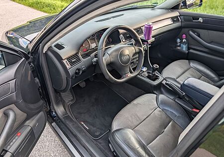 Audi A6 2.5 TDI Avant -