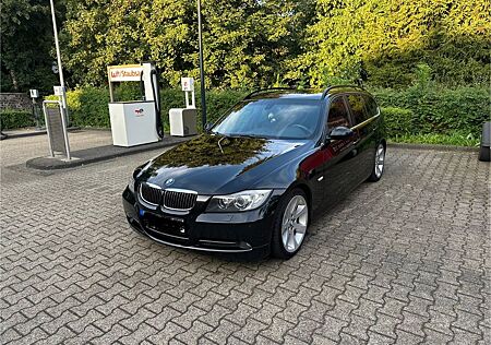 BMW 330i Touring TÜV 05/27 Scheckheftgepflegt