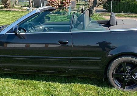 Audi A4 1.8 T Cabriolet - LEDER