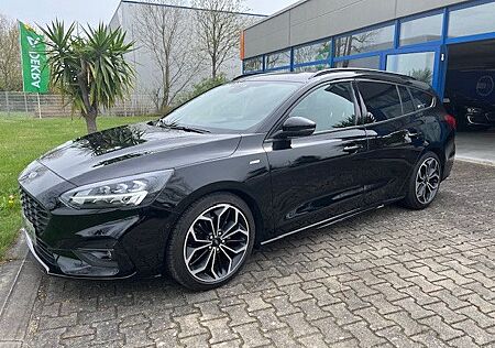 Ford Focus Turnier ST-Line Kamera ACC LED Winterpaket