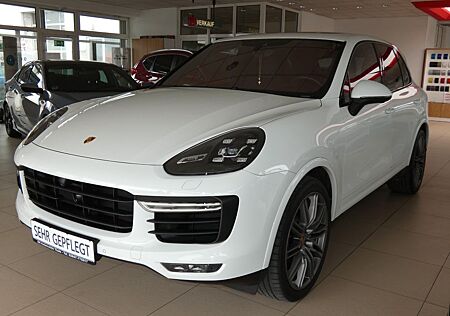 Porsche Cayenne Turbo*LED*Keramik-Bremse*PANORAMA