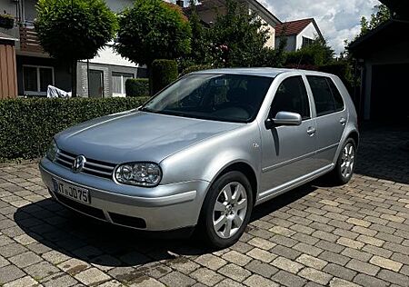 VW Golf Volkswagen 1.6 Pacific guter Zustand PDC hinten