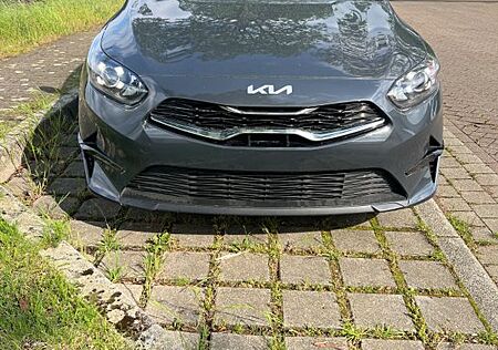 Kia Cee'd Ceed 1.5 T-GDI Autom. CarPlay PDC SHZG Kamera