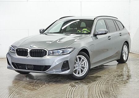 BMW 330e xDrive Touring