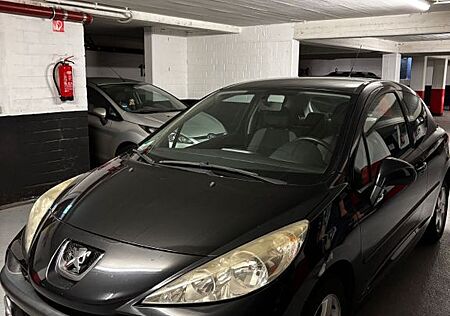 Peugeot 207 mit TÜV bis 05/26 & Goodyear Reifen von 2024