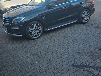 Mercedes-Benz ML 63 AMG ML 63 4MATIC Standard