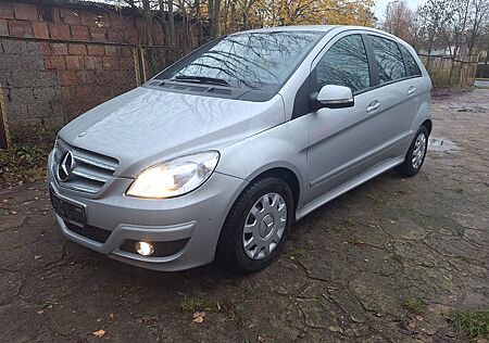 Mercedes-Benz B 180 Autotronic SHZ+PDC+NSW+Klima