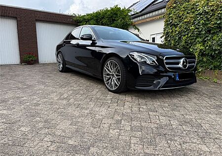 Mercedes-Benz E 400 4MATIC AMG Line Autom. AMG Line