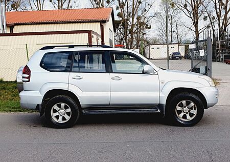Toyota Land Cruiser 3.0 D-4D Automatik / Leder / 4x4