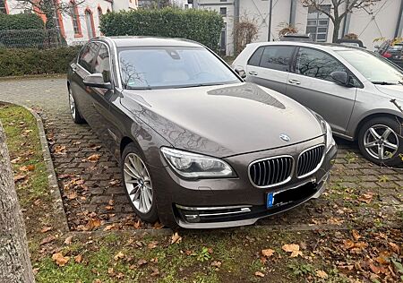 BMW 750Li -