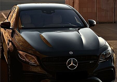 Mercedes-Benz E 63 AMG Mercedes-AMG E 63 4MATIC+ Autom. Me...