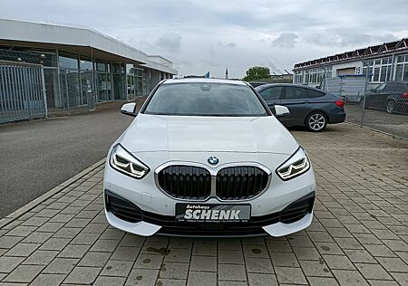 BMW 120i /Automatik /LED/ Navi/ PDC/ SHZ