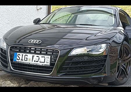 Audi R8 4.2 FSI quattro -