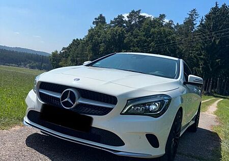 Mercedes-Benz CLA 220 Shooting Brake CLA 220 d DCT Urban S...