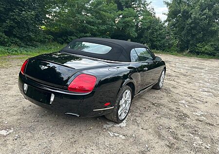 Bentley Continental GTC w12 560 ps