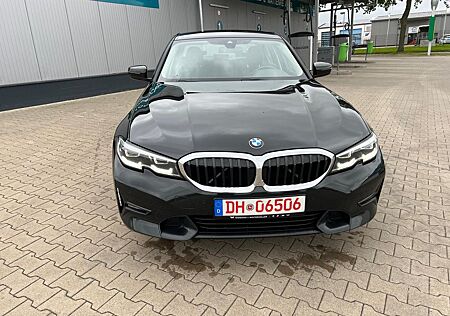 BMW 330 i Sport Line