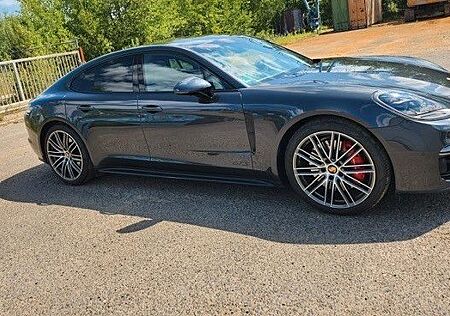 Porsche Panamera GTS
