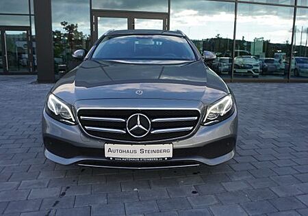 Mercedes-Benz E 300 AUTOMATIK+NAVIGATION+SHZ+TEMPOM+XENON E 30