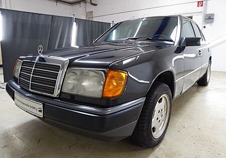 Mercedes-Benz E 230 *Oldtimer mit H-Zulassung*